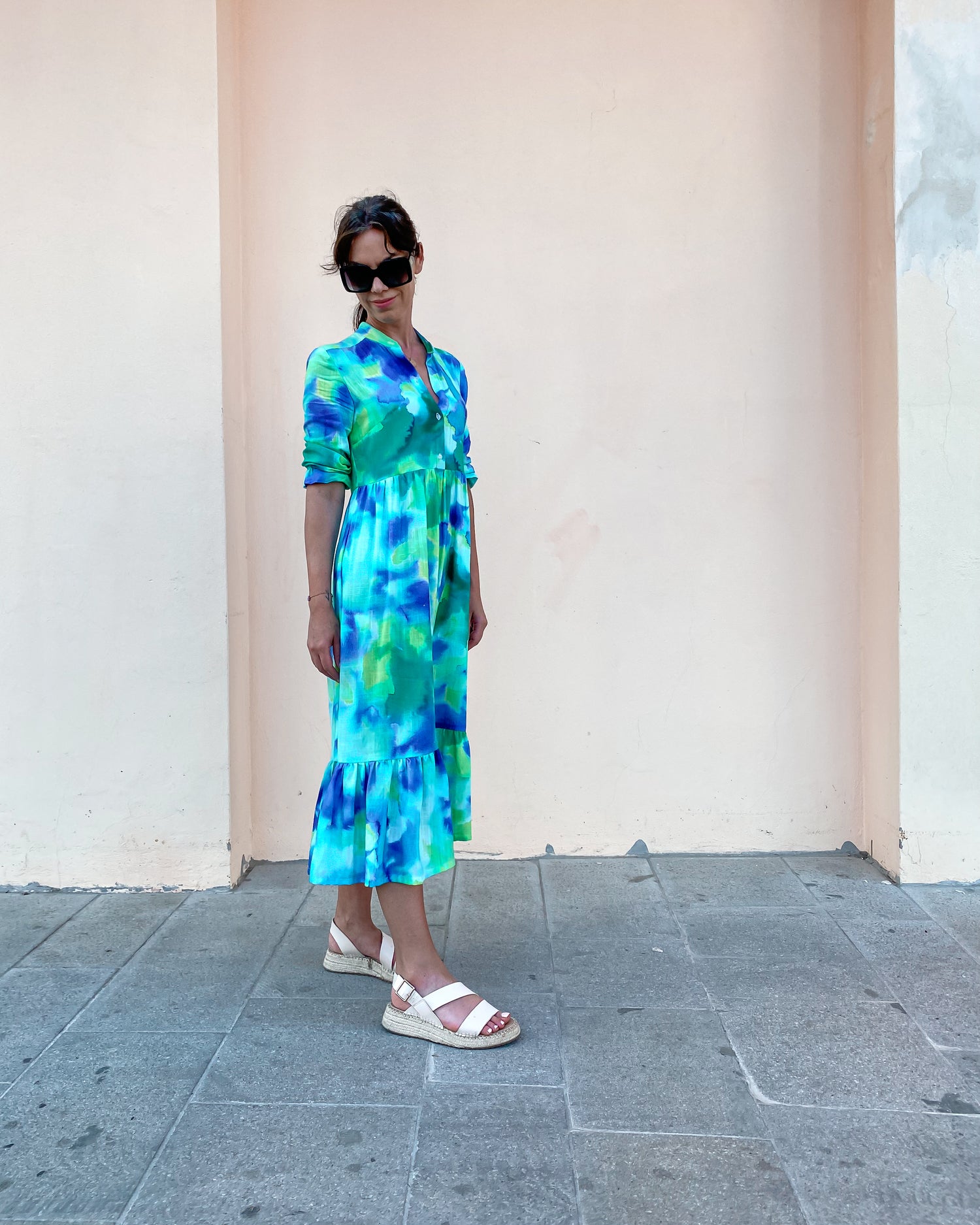 Volánkové šaty Samanta se vzorem tie-dye