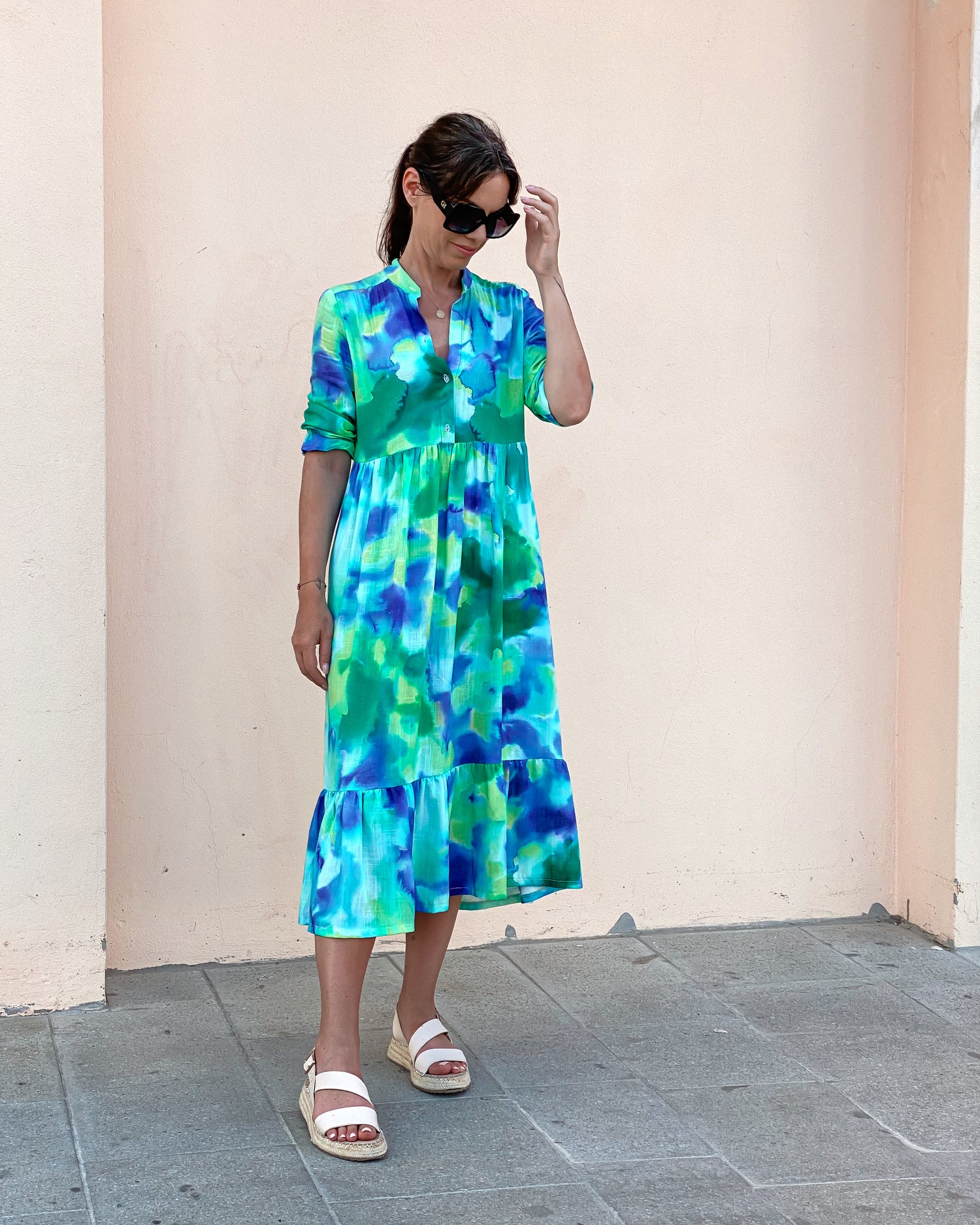 Volánkové šaty Samanta se vzorem tie-dye