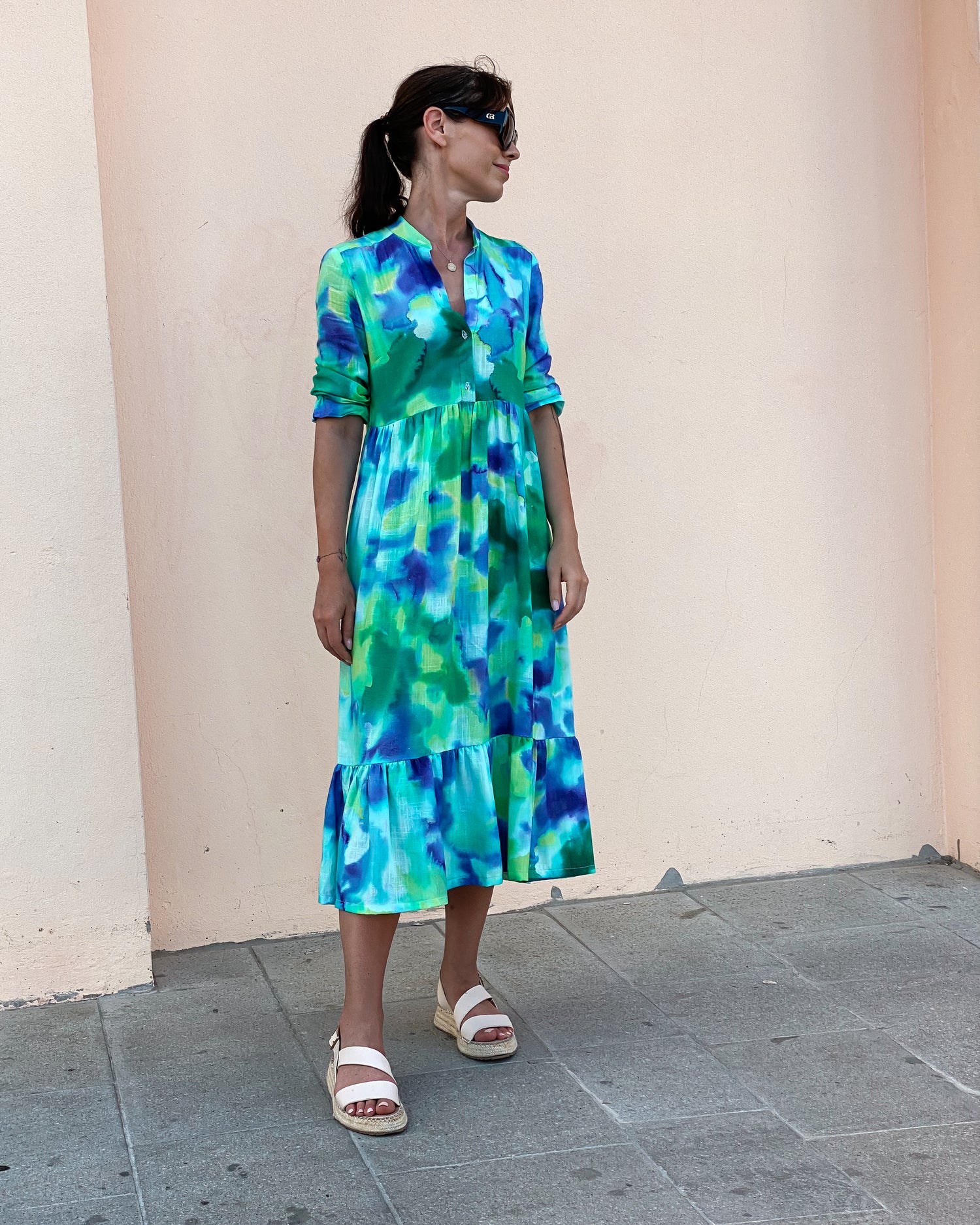 Volánkové šaty Samanta se vzorem tie-dye