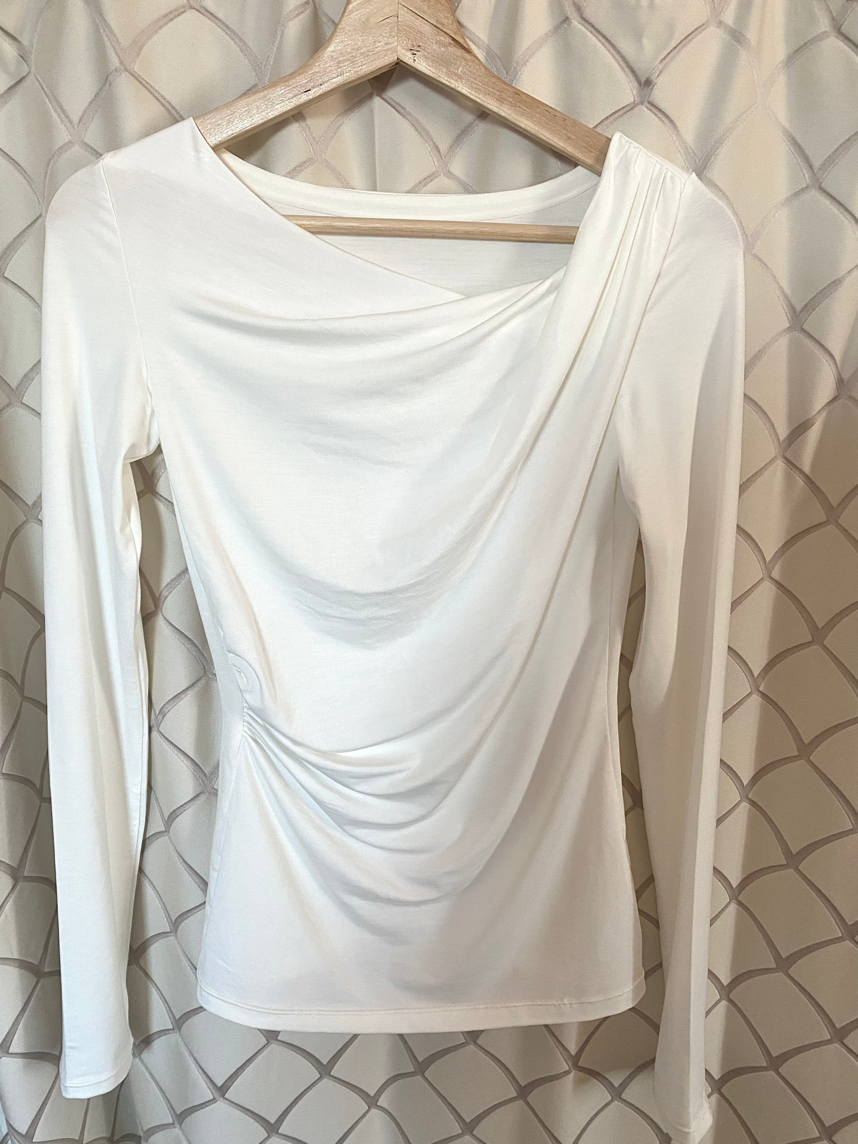 Tričko s asymetrickým výstřihem Alma