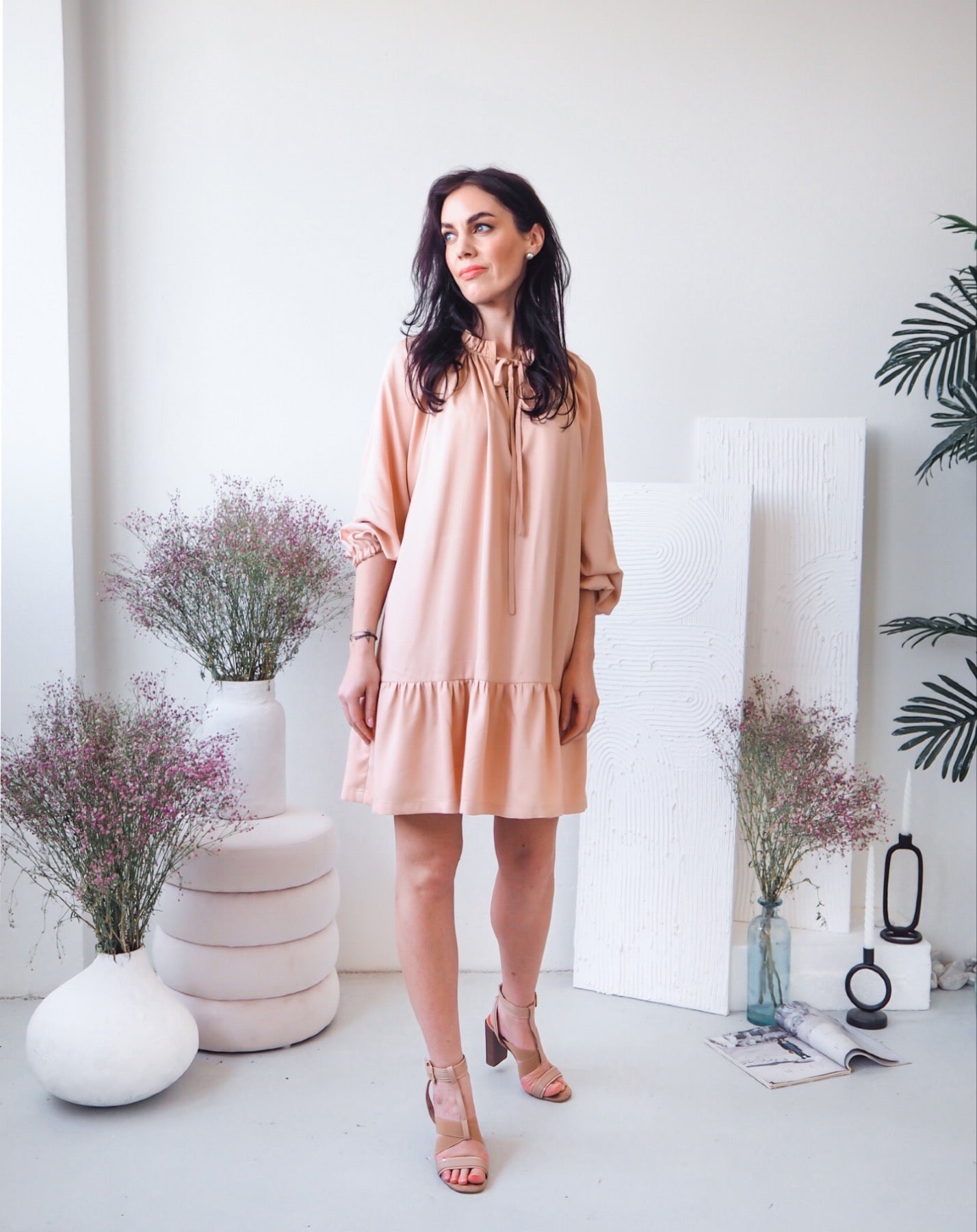 Šaty s volánem a vázačkou Emily No. 2