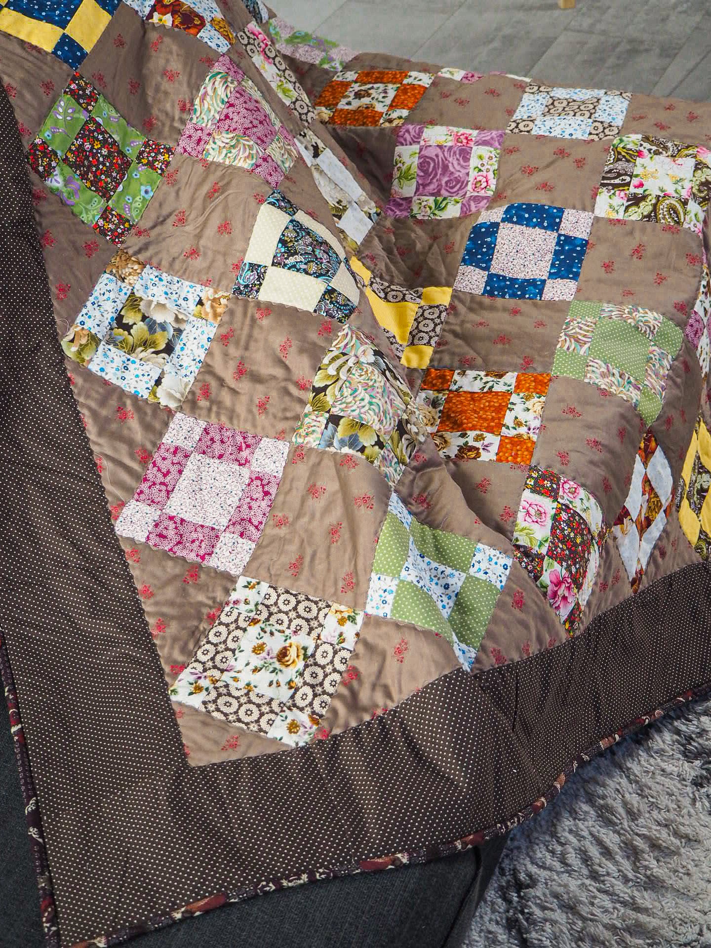 Patchworkový přehoz