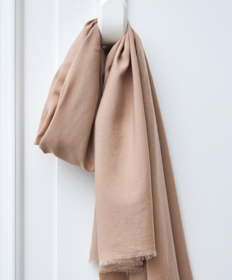 Košilové šaty s páskem Meghan