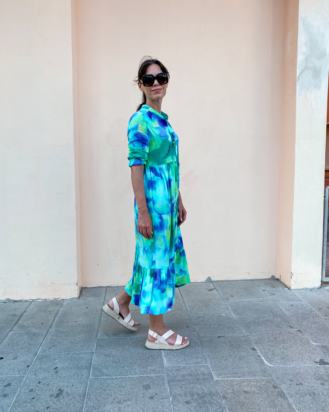 Volánkové šaty Samanta se vzorem tie-dye