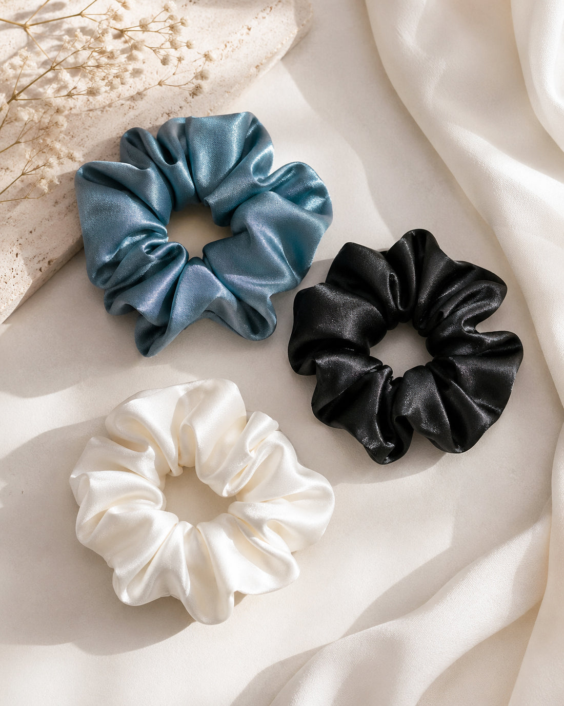 Sátenová scrunchie gumička