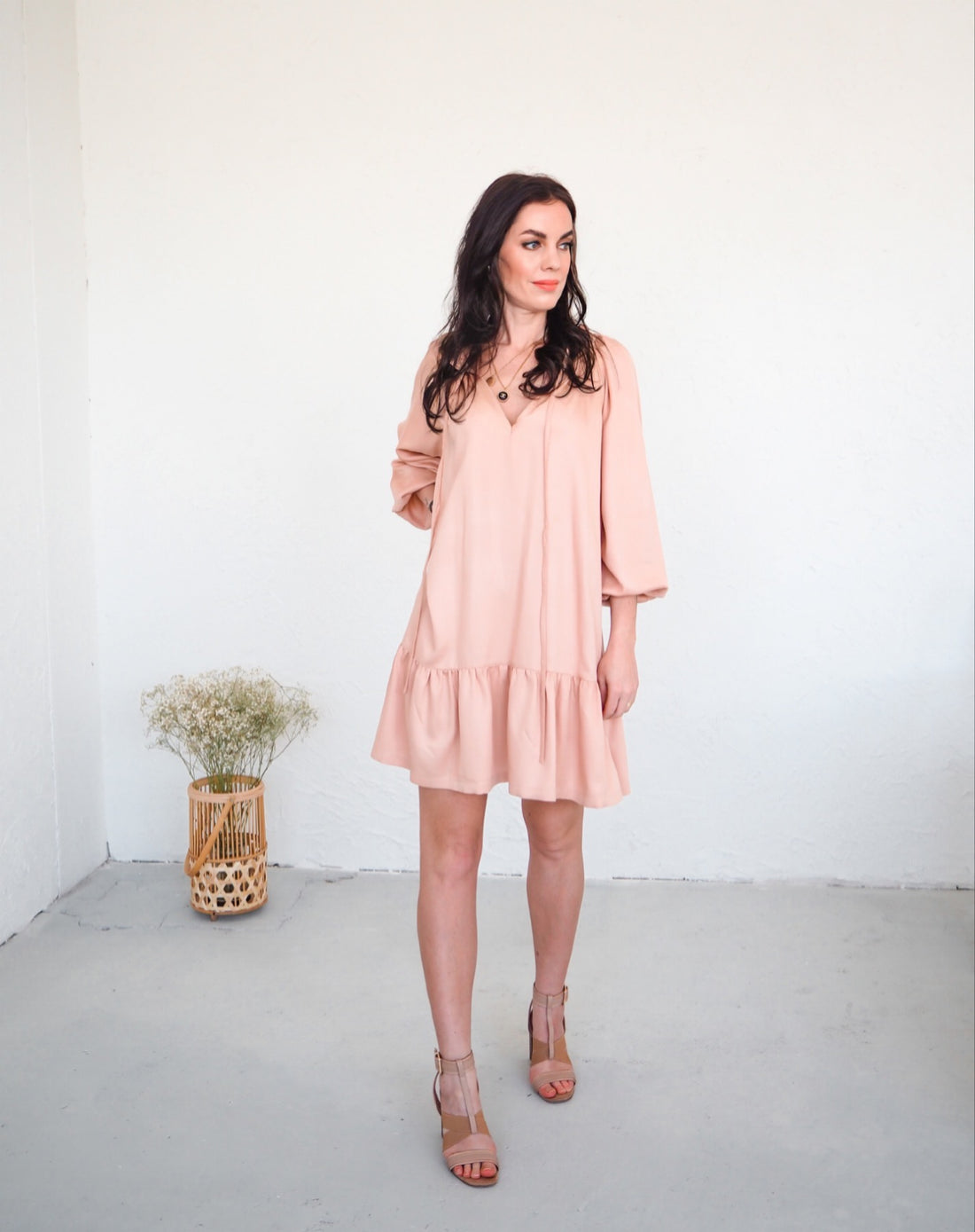 Šaty s volánem a vázačkou Emily No. 2