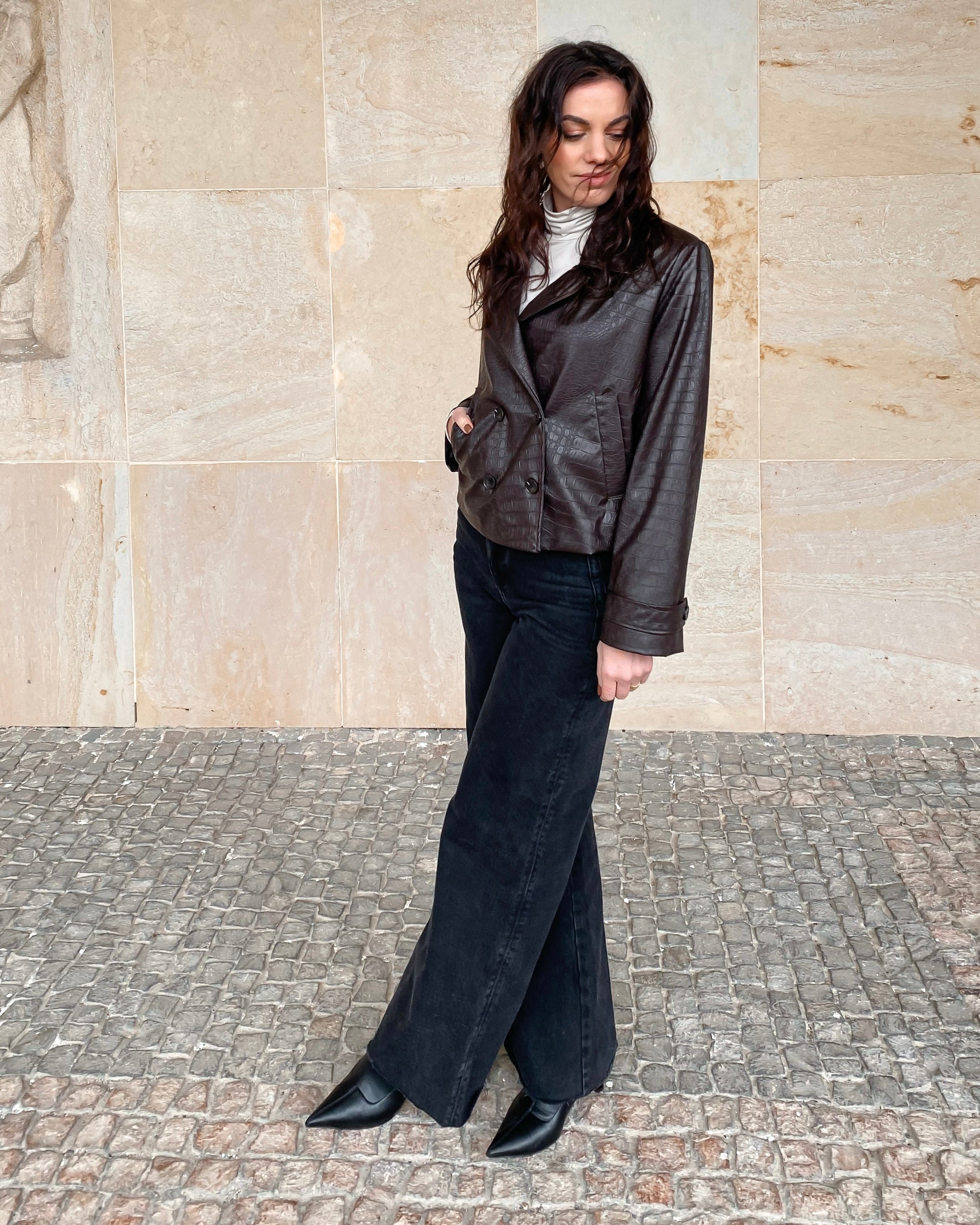 Krátké sako Crocollin