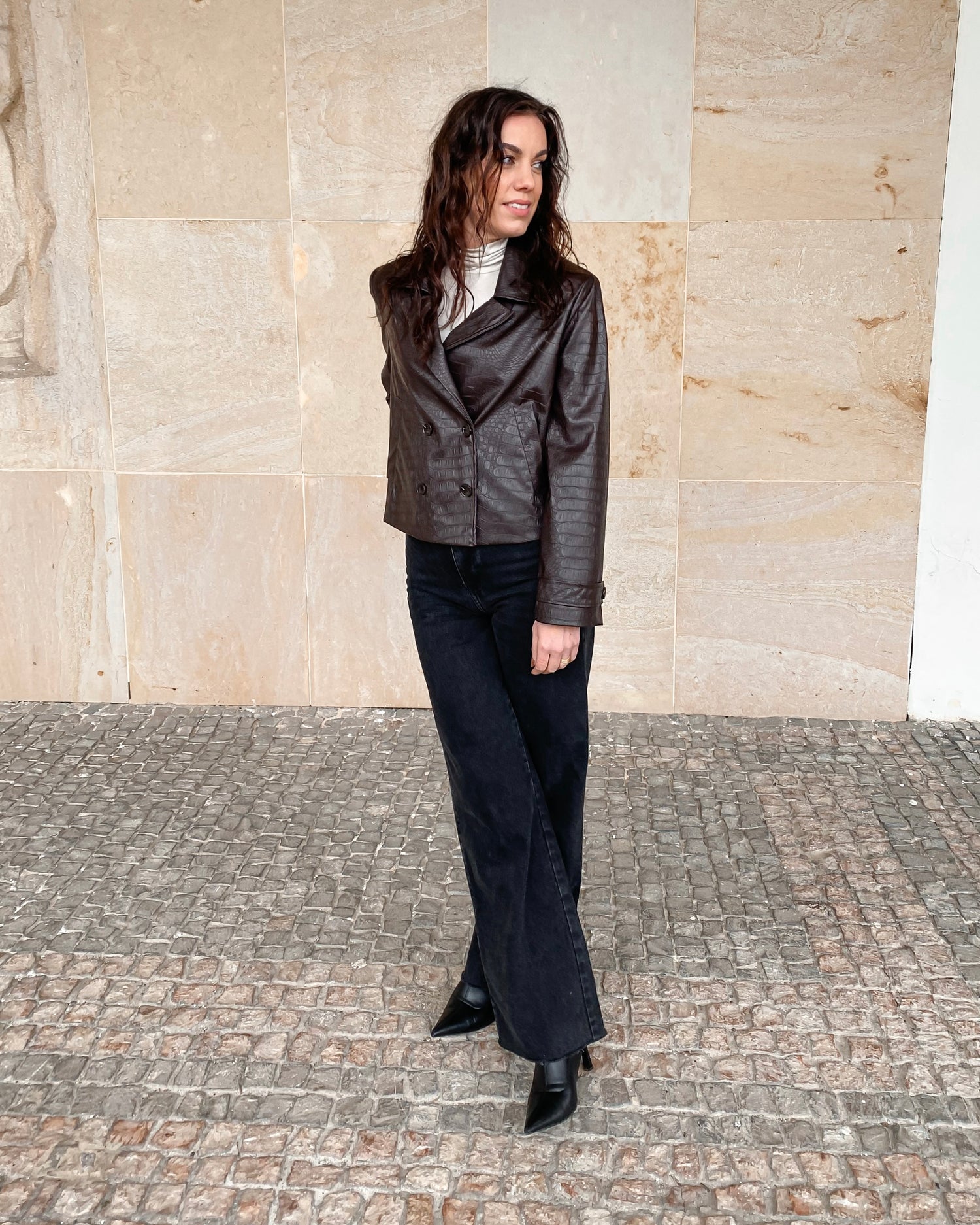 Krátké sako Crocollin